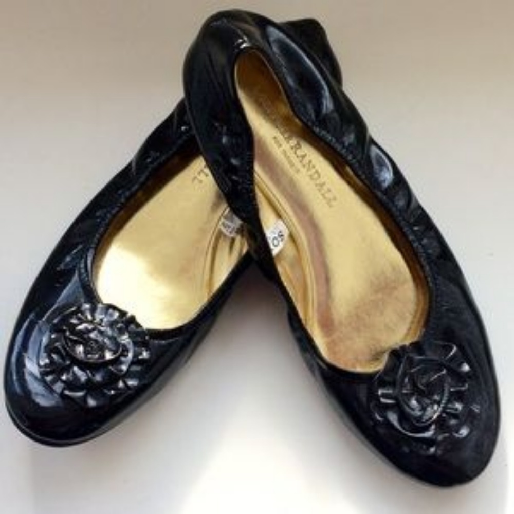 Patent Leather Black Flats with Detailed Toe